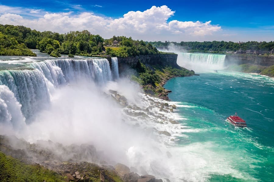 Maid of the Mist en las cataratas del Niágara en Estados Unidos