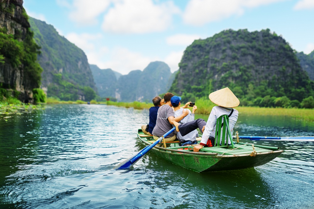 barca vietnamita con pasajeros