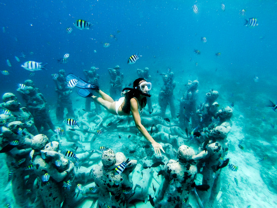 Isla Mujeres is an ideal destination for diving