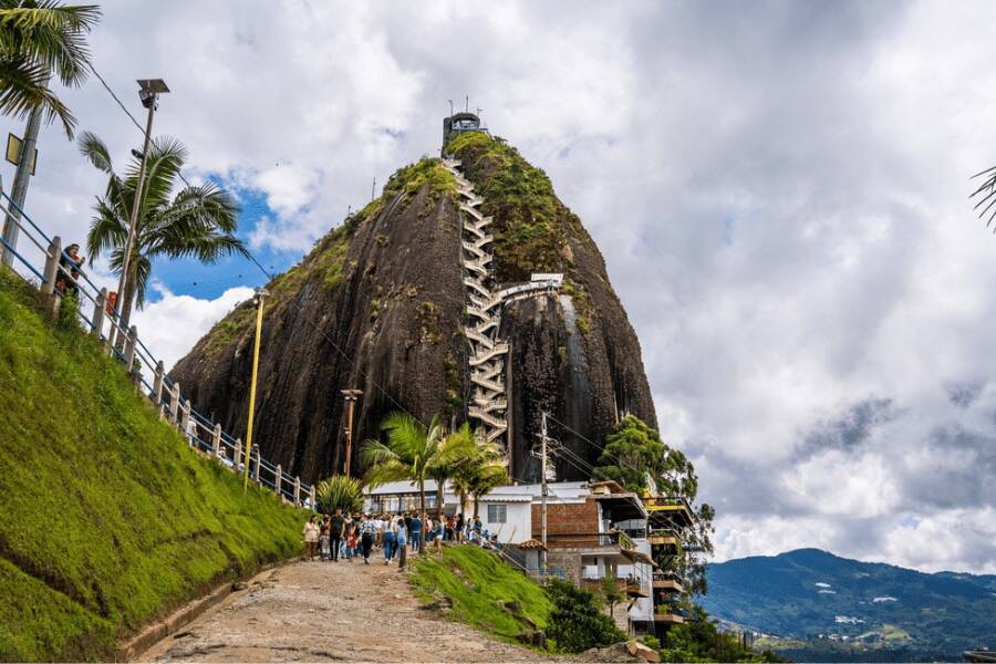 Piedra del Peñol es uno de los lugares con mejores vistas de Colombia