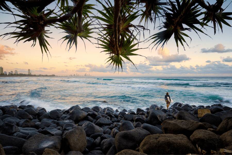 Surfista en Burleigh Heads, Gold Coast, Australia