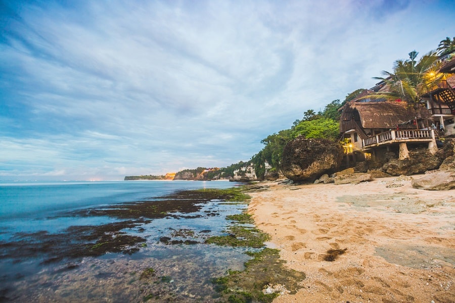 Playa de Bingin en Bali