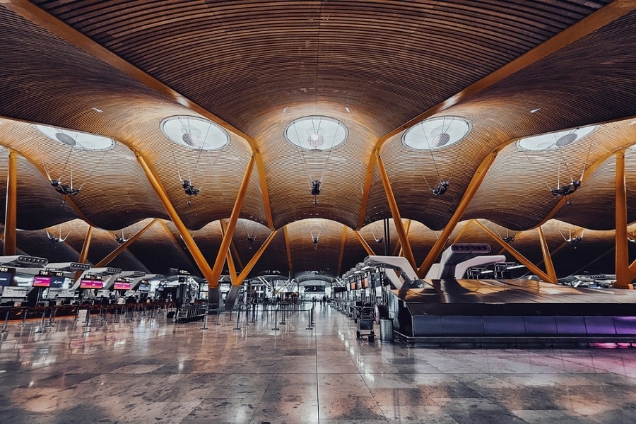 Terminal 4 en el aeropuerto de Madrid, registro de entrada en Iberia