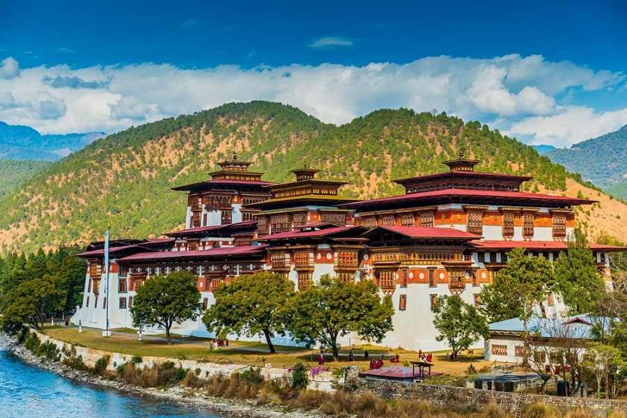 Punakha Dzong en el río Mo Chhu 