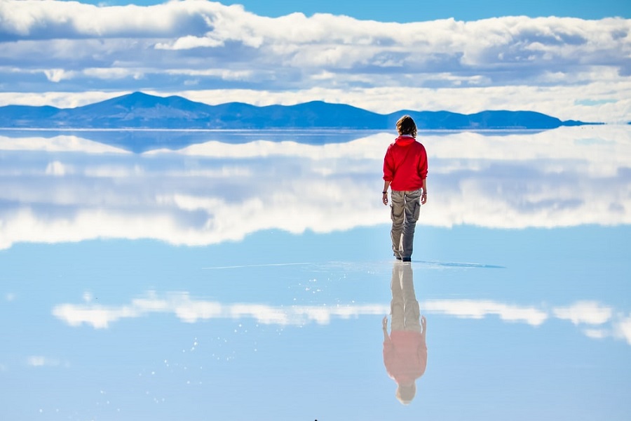 Efecto espejo en el Salar de Uyuni. Bolivia. 