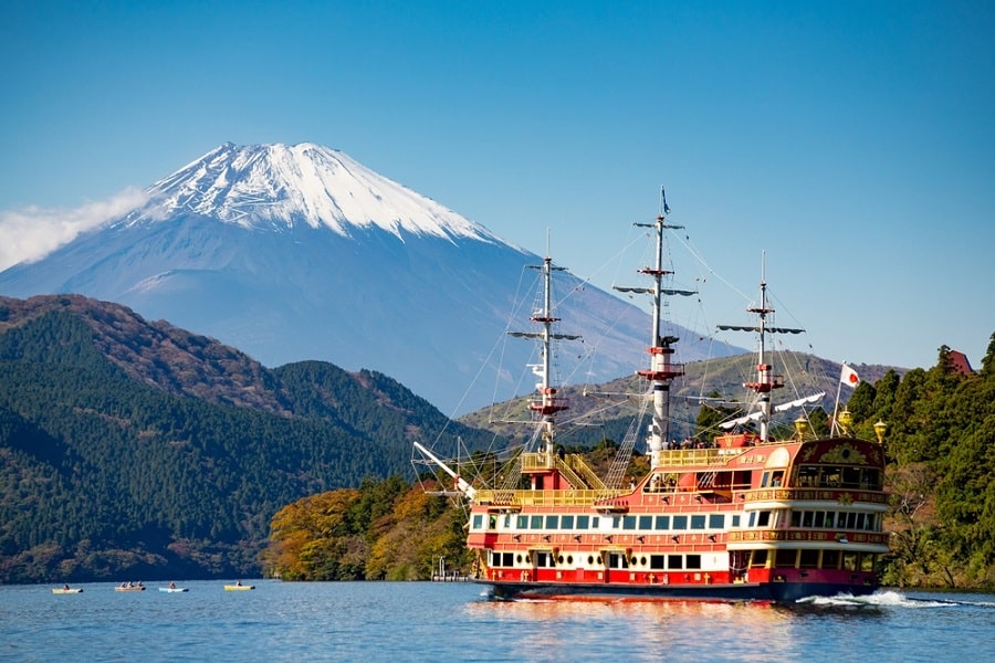 Paseo en barco por el lago Ashi en Hakone