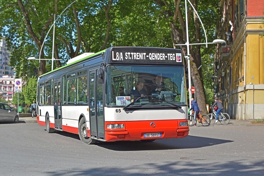 Red de autobuses interurbanos de Tirana en Albania