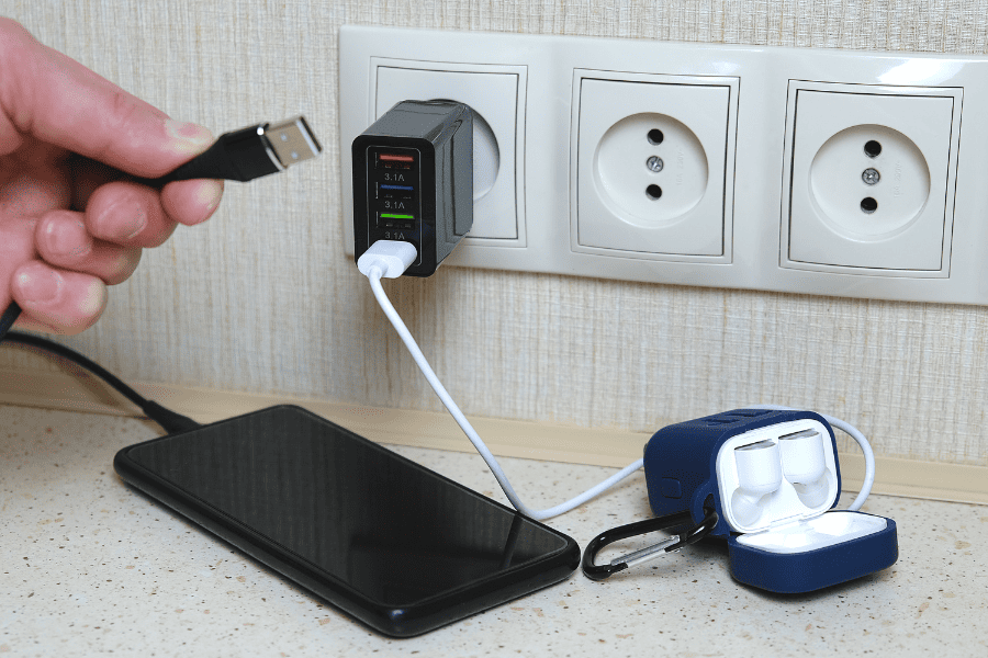 adaptador con puertos USB múltiples