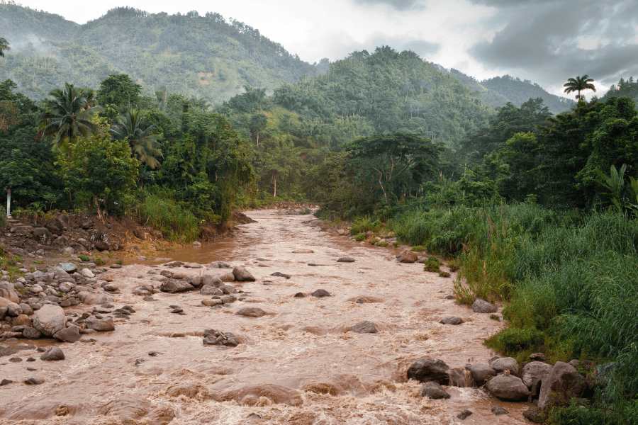 Río después de lluvia 