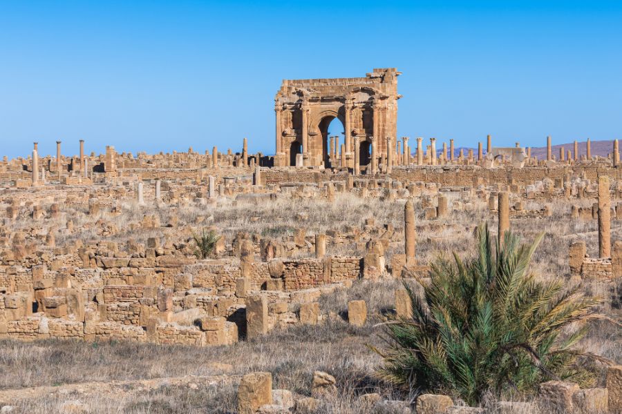 viajar en verano a las Ruinas romanas de Timgad, Argelia