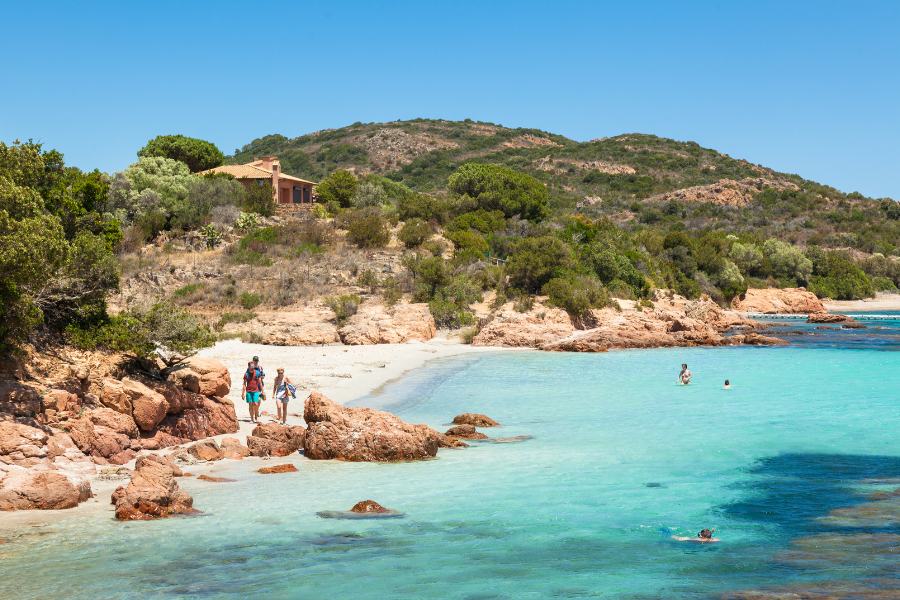 Playa Rondinara, Córcega viajar en julio