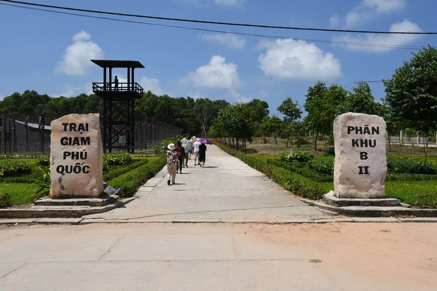 Entrada a la prisión de Phu Quoc prisión