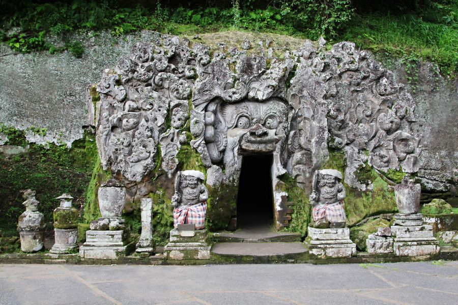 Entrada a Goah Gajah o Cueva del Elefante, Bali, Indonesia