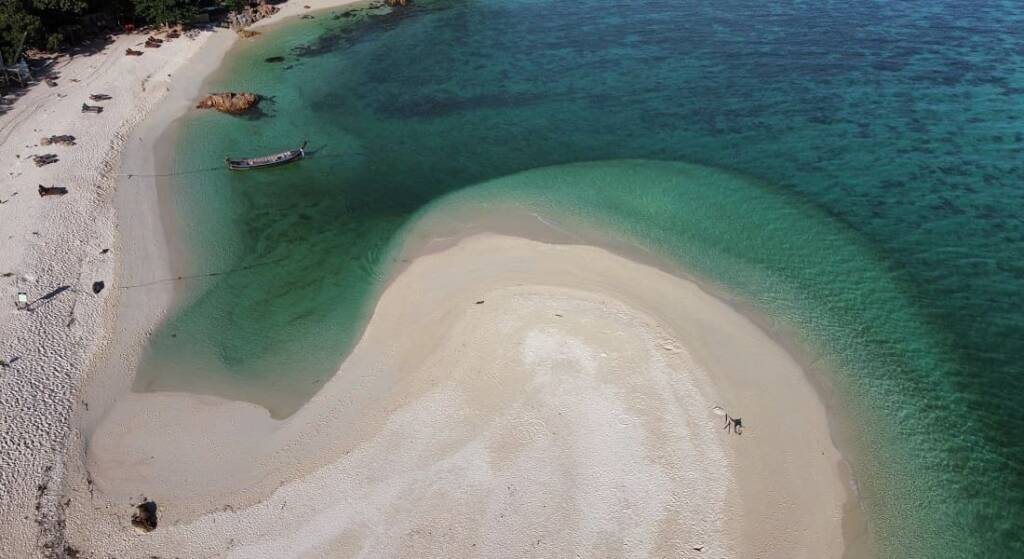 Lengua de arena en Sunset Beach, Koh Lipe, Tailandia