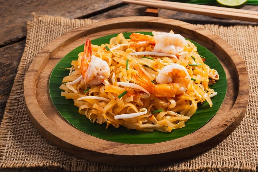 Pad Thai-Stir uno de los platos tradicionales de Koh Lipe en Tailandia