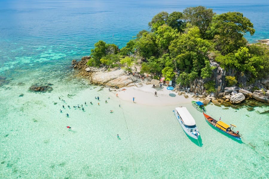 Playa de Koh Rok Roy en el Parque Marino Nacional de Tarutao en Tailandia.