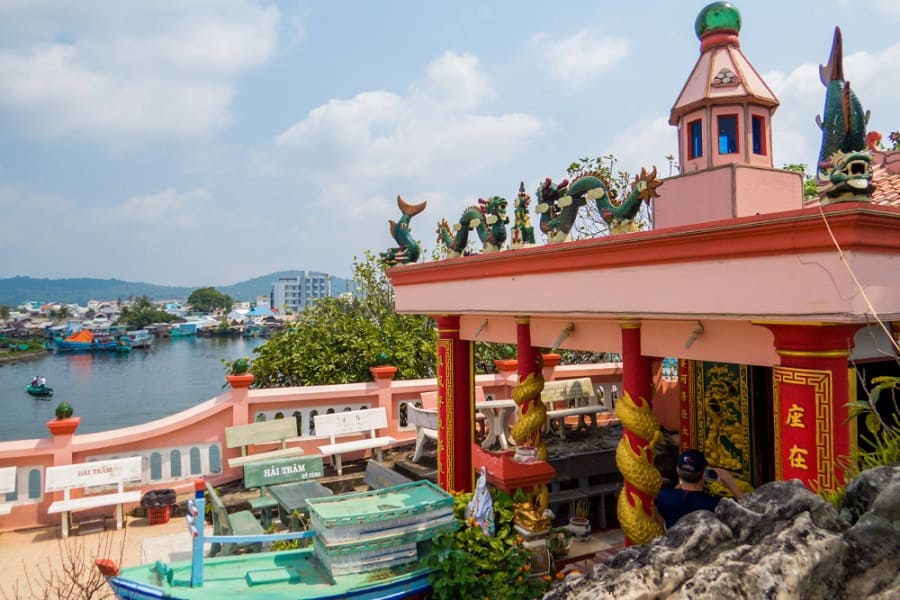 Templo Dinh Cau en la isla de Phu Quoc, Vietnam.