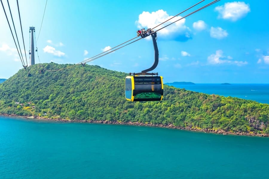 Teleférico más largo del mundo, situado en la isla de Phu Quoc, Vietnam.