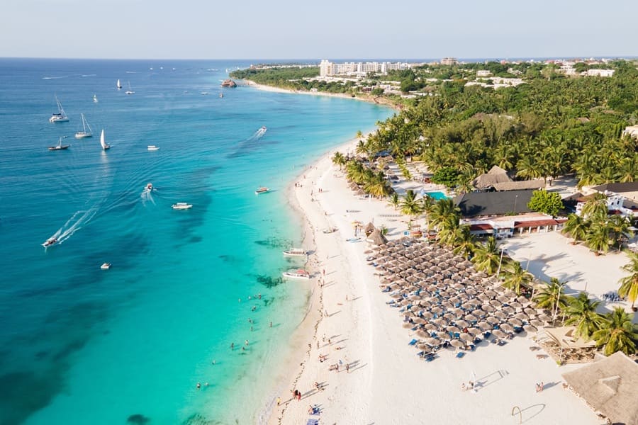 Playa de Nungwi en Zanzibar, Tanzania.