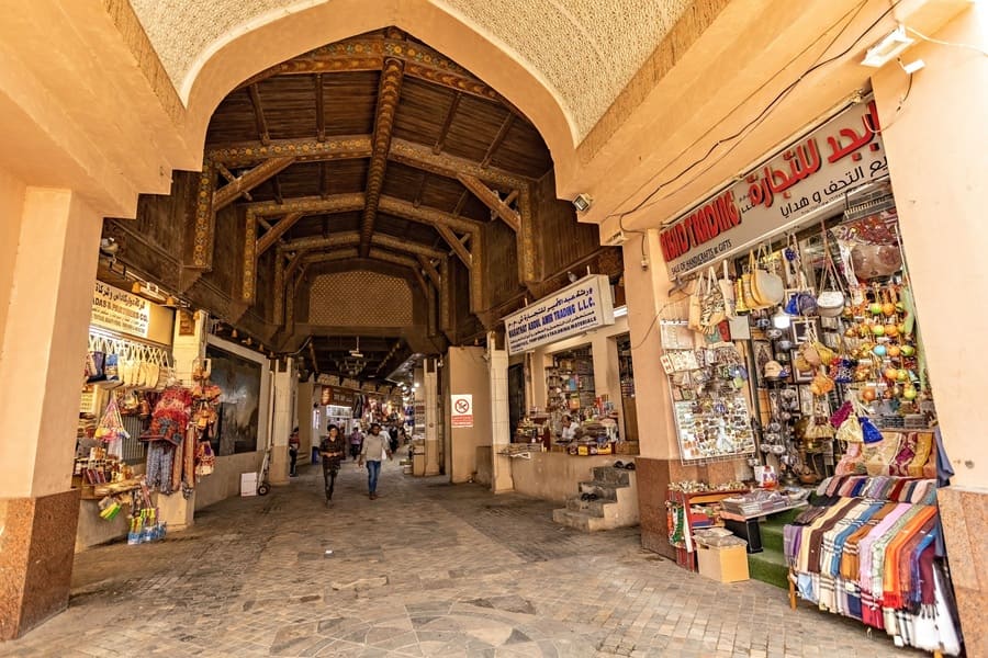 Mutrah Souq, mercado tradicional en Mascate, Omán.